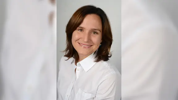Evelyn Gaffal: "Die Sonne hat auch viele positive Faktoren für den Körper, aber man sollte nicht verbrennen." | UKSH Ein Bild von Prof. Dr. Evelyn Gaffal, Direktorin der Klinik für Dermatologie, Allergologie und Venerologie, UKSH Campus Lübeck