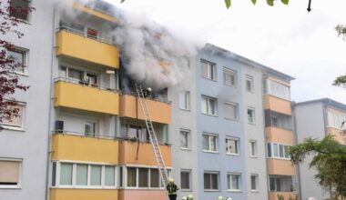 Großer Balkonbrand in Leonding: Drei Feuerwehren im Einsatz