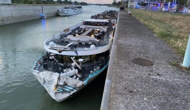 Kreuzfahrtschiff rammt Schleuse: Mehrere Verletzte in Wien