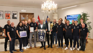 LH Mario Kunasek lud Volleyball-Meister aus Hartberg zum Empfang - Land Steiermark News Portal