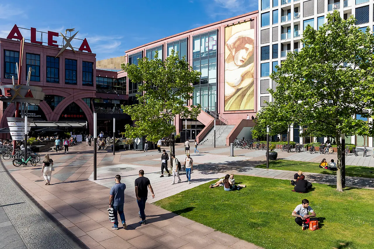 ALEXA2023_Raelinplatz2.jpg ALEXA2023_Raelinplatz2.jpg