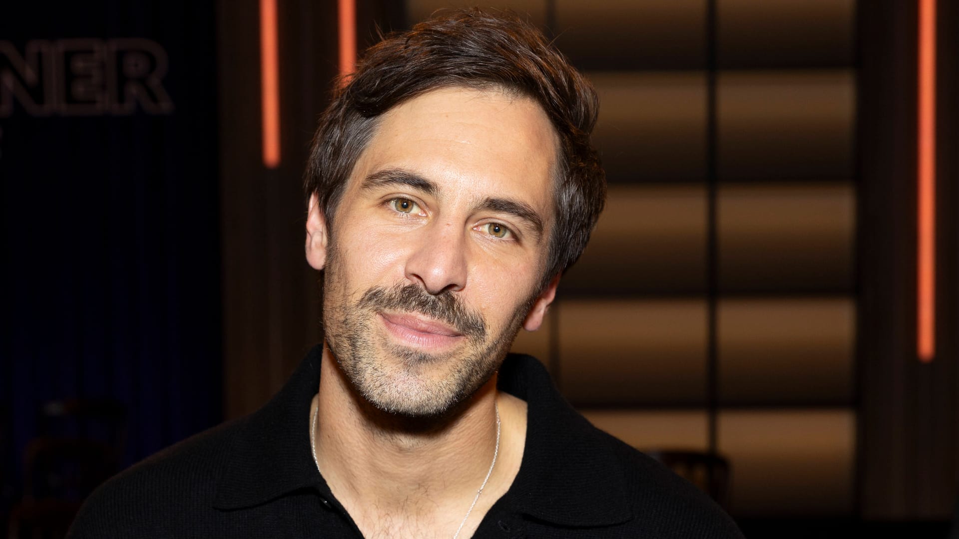 Max Giesinger (Archivfoto): Der Musiker wird seine Tour nicht in vollem Umfang spielen. Max Giesinger (Archivfoto): Der Musiker wird seine Tour nicht in vollem Umfang spielen.
