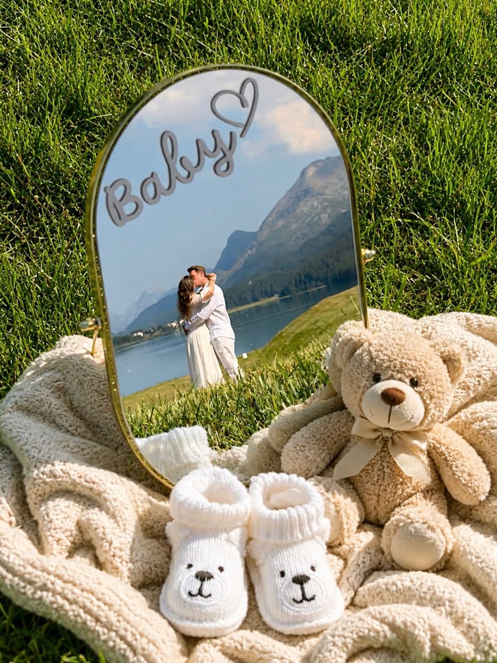 Mit diesem Instagram-Post gaben David und Vivien Schumacher die Baby-News bekannt