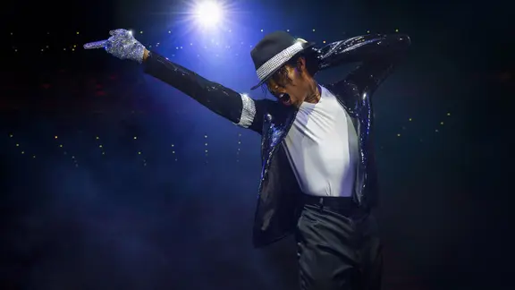Erik Hamilton war bereits in der US-amerikanischen Version des Musicals Teil des Ensembles. | Pressefotos Stage Entertainment Germany | Morris Mac Matzen Erik Hamilton in der Rolle als MJ während einer Probe
