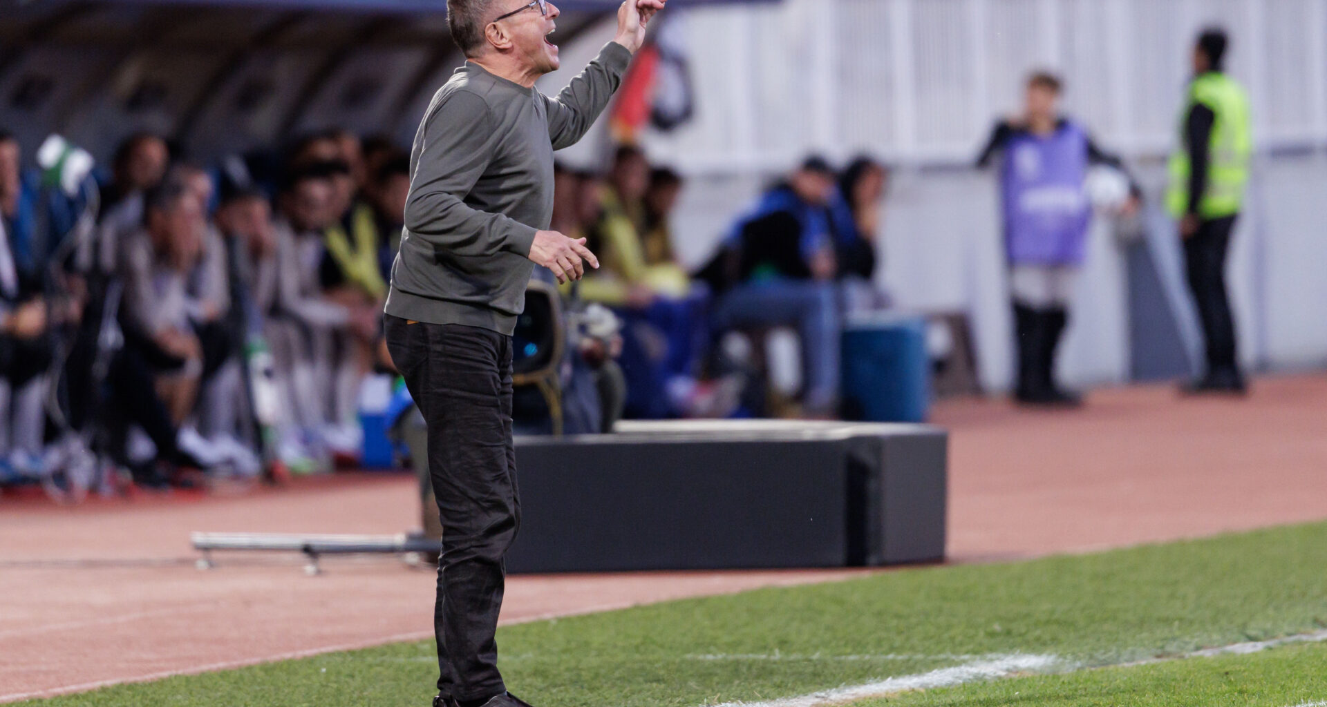 "Eine einzige Katastrophe": Rangnick erneuert Kritik am Rasen