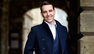 Henry Davis quits Adelaide City Council to challenge for Lord Mayor