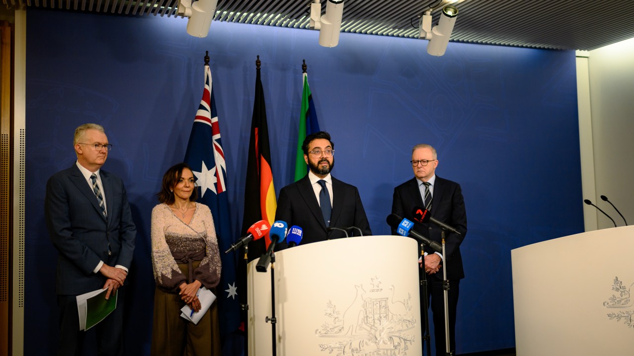 'Myopic': Former AFP detective questions Prime Minister Anthony Albanese's response to Islamophobia report