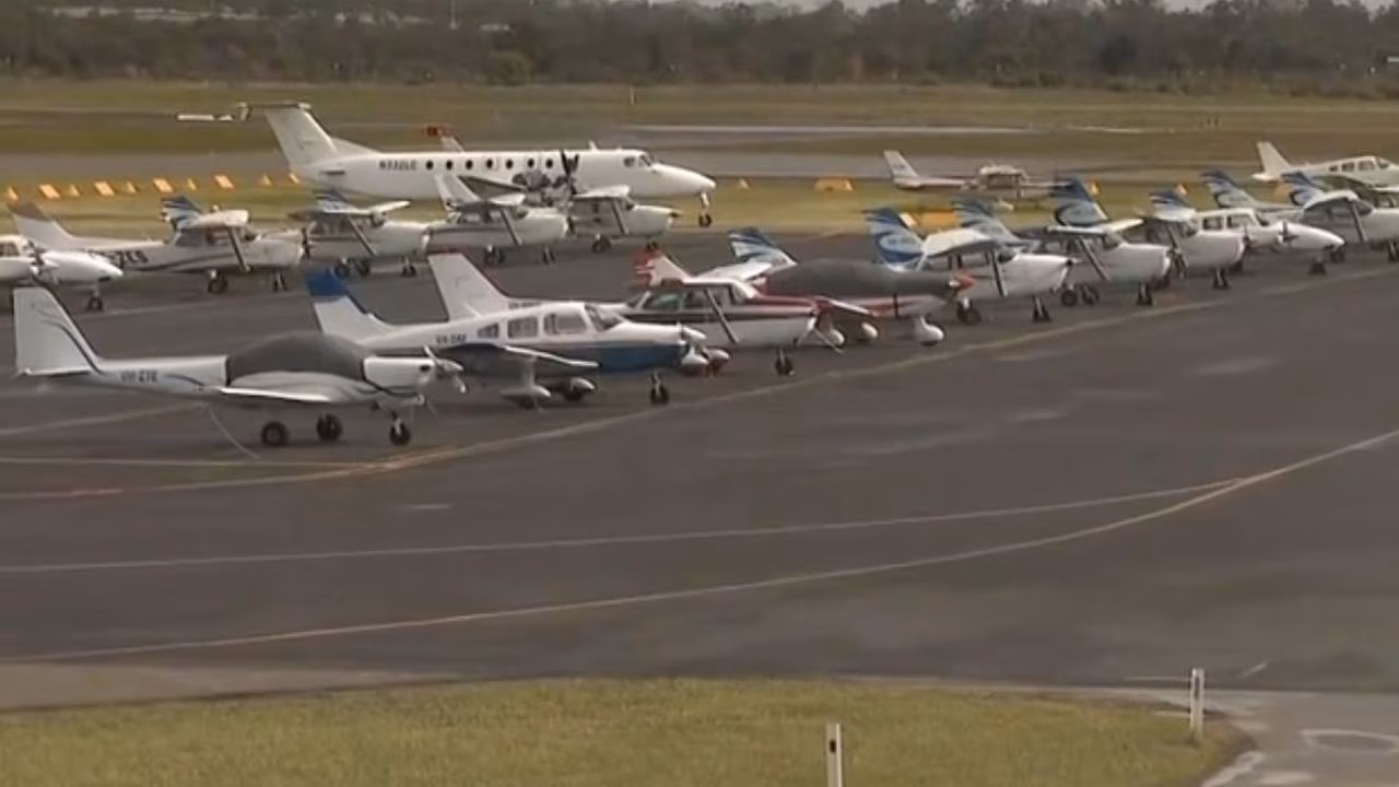 Jandakot Airport in Perth shut after lightning strike damages runway lights