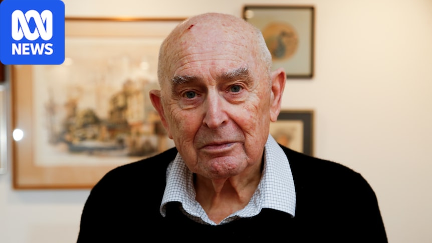 Holocaust survivor volunteers at Sydney Jewish Museum to inform students about evils of hatred