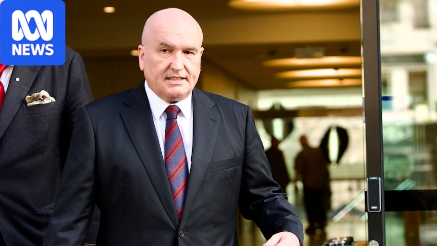 Former NSW police minister David Elliott threatens legal action against 'slanderous' comments