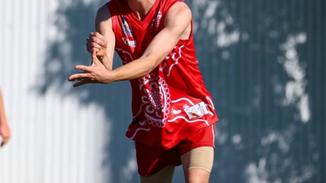 Adelaide Footy League club warns fans over unsafe behaviour