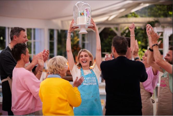 Alix Battard a fêté sa victoire avec les autres animateurs.