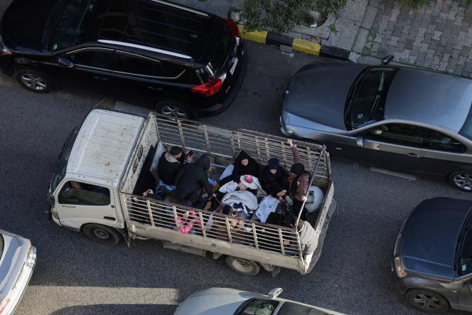 Les rues sont prises d’assaut par les habitants qui fuient