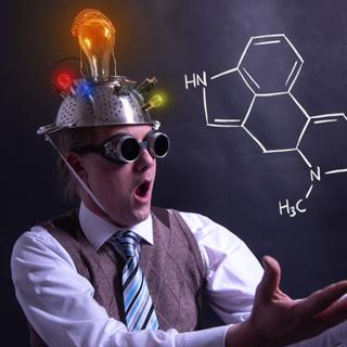 Les effets du LSD peuvent mettre des heures à disparaître, car la molécule de cette substance se coince dans les récepteurs de la sérotonine. © artefacti, Adobe Stock