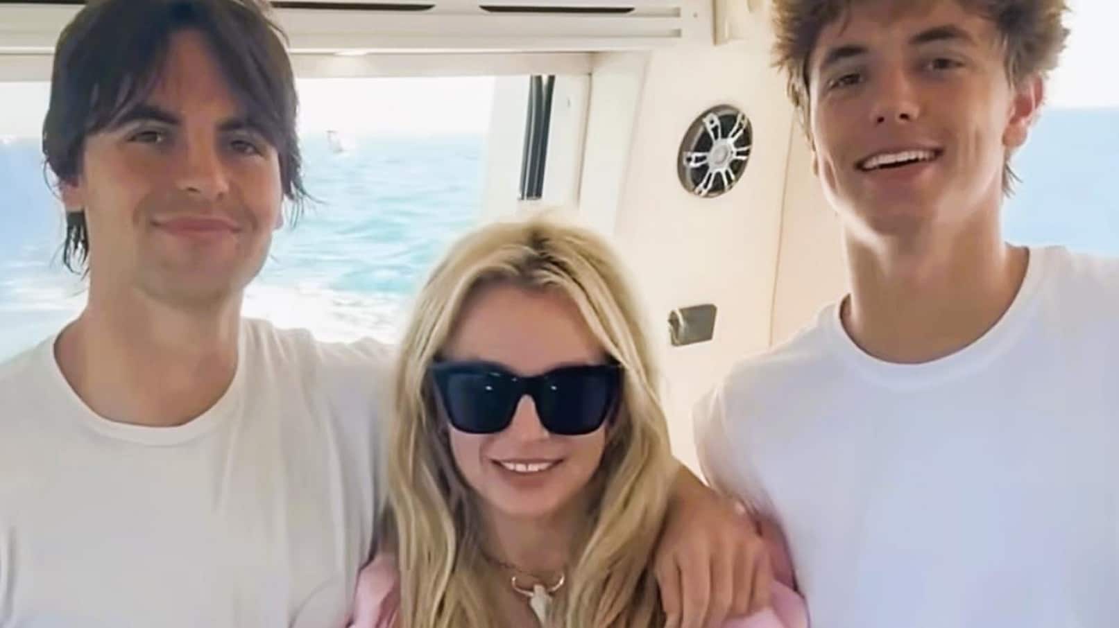À Paris, les fils de Britney Spears défilent pour Vêtements