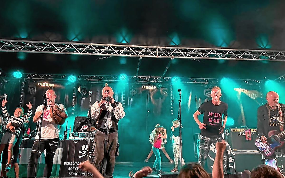 Une soirée rock enflammée sur les quais de Roscoff
