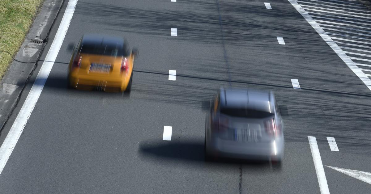Scène surréaliste sur l’autoroute : une dispute de couple dégénère, il repart seul et laisse sa compagne… sur la bande d’arrêt d’urgence !
