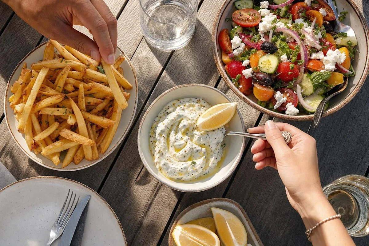 Cette sauce au yaourt remplace peu à peu la mayonnaise pendant les fortes chaleurs