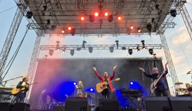 Les plus grands tubes de Jean-Jacques Goldman ont fait danser le public nombreux du parc de Drouille à Manosque
