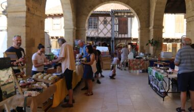 Miélan. Convivialité et produits locaux sous les arches