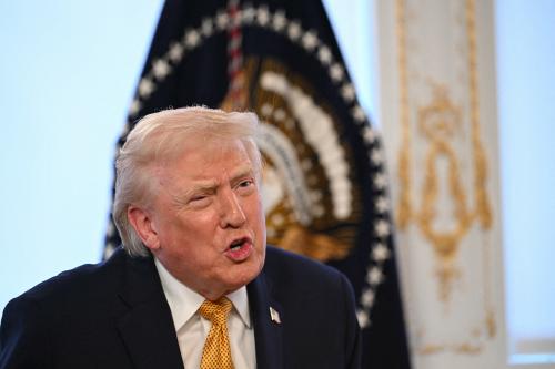 « L’Iran s’effondre complètement » : Trump provoque Téhéran avant des sanctions américaines