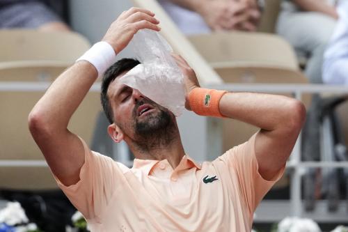 Djokovic éliminé à Cincinnati et gêné par un problème de santé