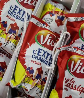 L’usine du groupe Intersnack France produit la célèbre marque de chips française Vico depuis 1958 à Vic-sur-Aisne. Intersnack est le troisième acteur français de la chips dans l’Hexagone. Photo Kevin Devigne