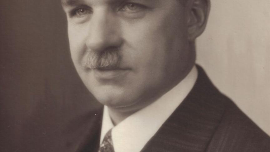 Gustave Vandenbergue est né et mort à Saint-Omer.