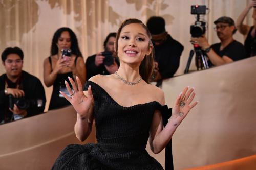 Ariana Grande met sa carrière en pause après sa tournée Eternal Sunshine