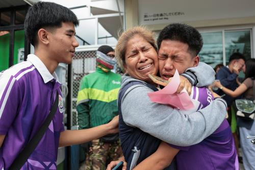 Terrible drame cette nuit à Bangkok : une fusillade dans un lycée fait au moins huits morts, l’adolescent tireur se serait suicidé