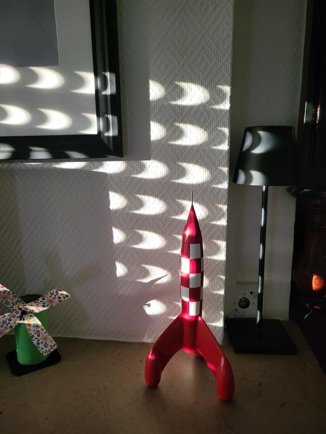 « Eclipse volet tintin. » Photo envoyée par Amandine et François Mattelaer.