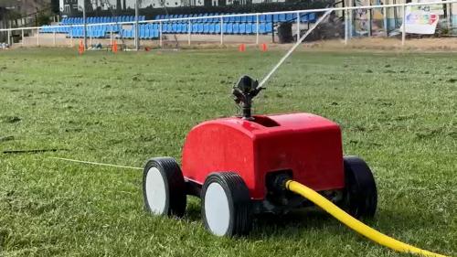 Sécheresse : Charleroi mise sur un robot pour sauver sa pelouse