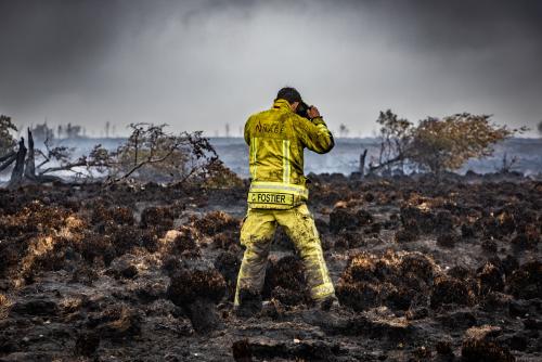 Incendie dans les Hautes Fagnes : le feu ne progresse presque plus