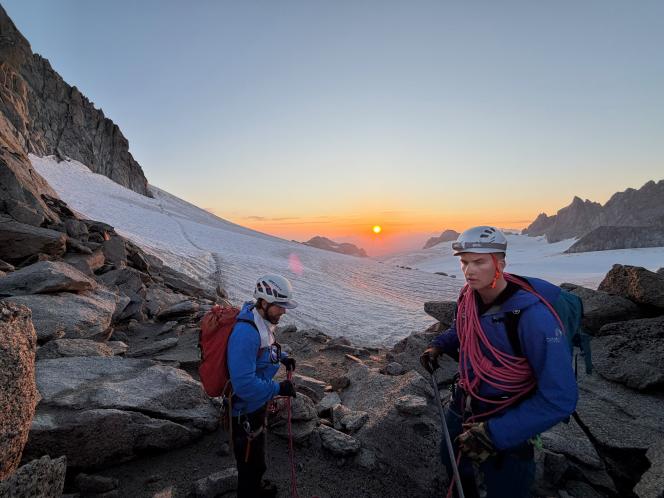 Le prince Gabriel lors de son stage d’alpinisme dans le massif du Mont-Blanc en France.