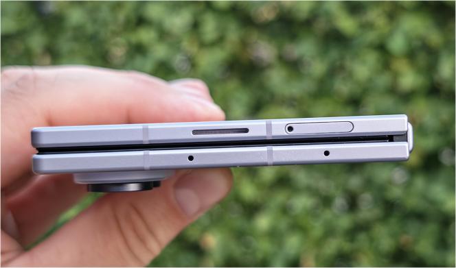 9,7 mm : même fermé, le Fold 8 n’est pas si épais que ça…