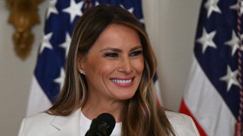 Melania Trump réapparaît après un mois d’absence et des rumeurs