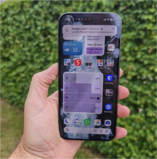 Pas encore de « dossier élargi », mais de nombreux widgets disponibles pour personnaliser vos écrans d’accueil