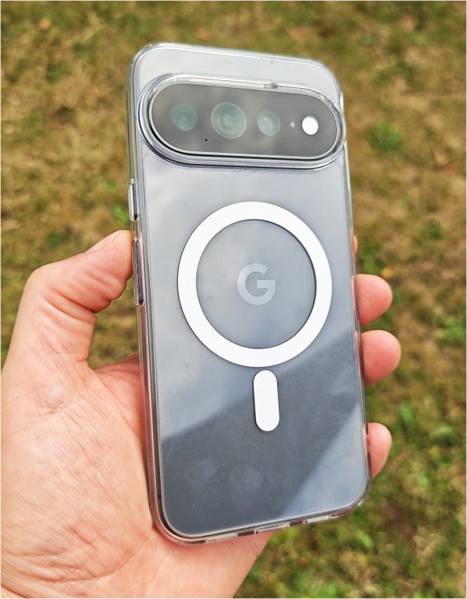 Pixelsnap, mis en avant ici par la coque qui accentue l’effet de l’aimant interne, permet d’utiliser une large panoplie d’accessoires