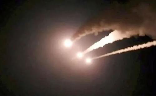 Iran frappe des bases américaines en Jordanie après riposte US