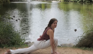 « On adapte la posture à chaque participant » : Pauline Huet est professeure de yoga à Changé