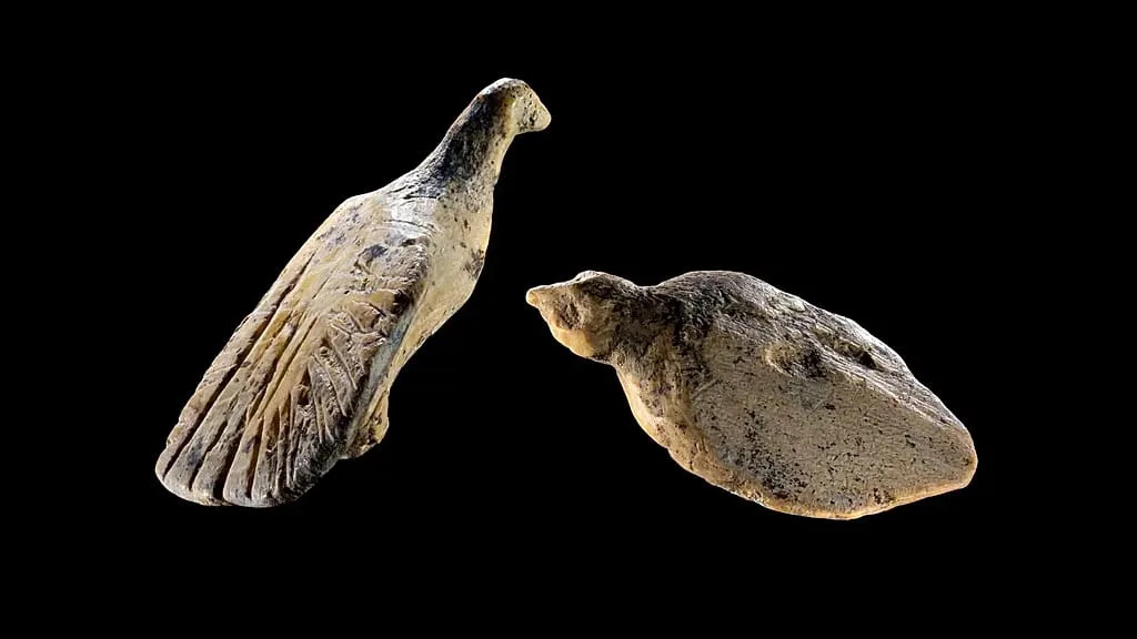 Des sculptures d'oiseaux vieilles de 40 000 ans, trésors cachés d'une grotte allemande