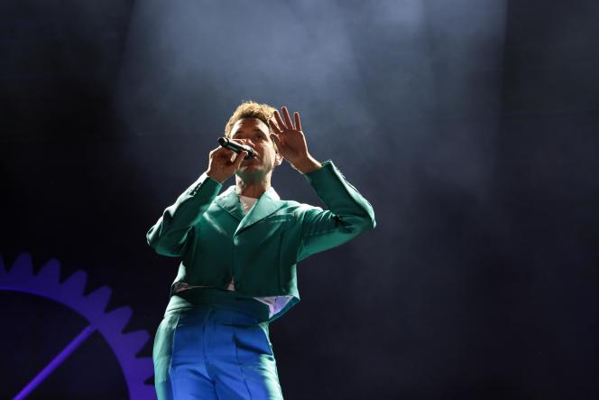 Le chanteur a passé l’intégralité du concert à entretenir le dialogue avec son public.