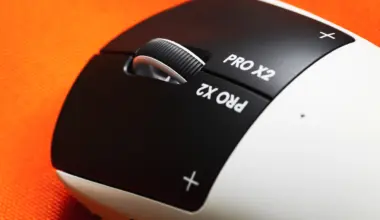 De Logitech G Pro X2 Superstrike heeft een ander kleurstelling, maar dezelfde vorm als zijn voorganger - de grote vernieuwing zit onder de hoofdtoetsen.
