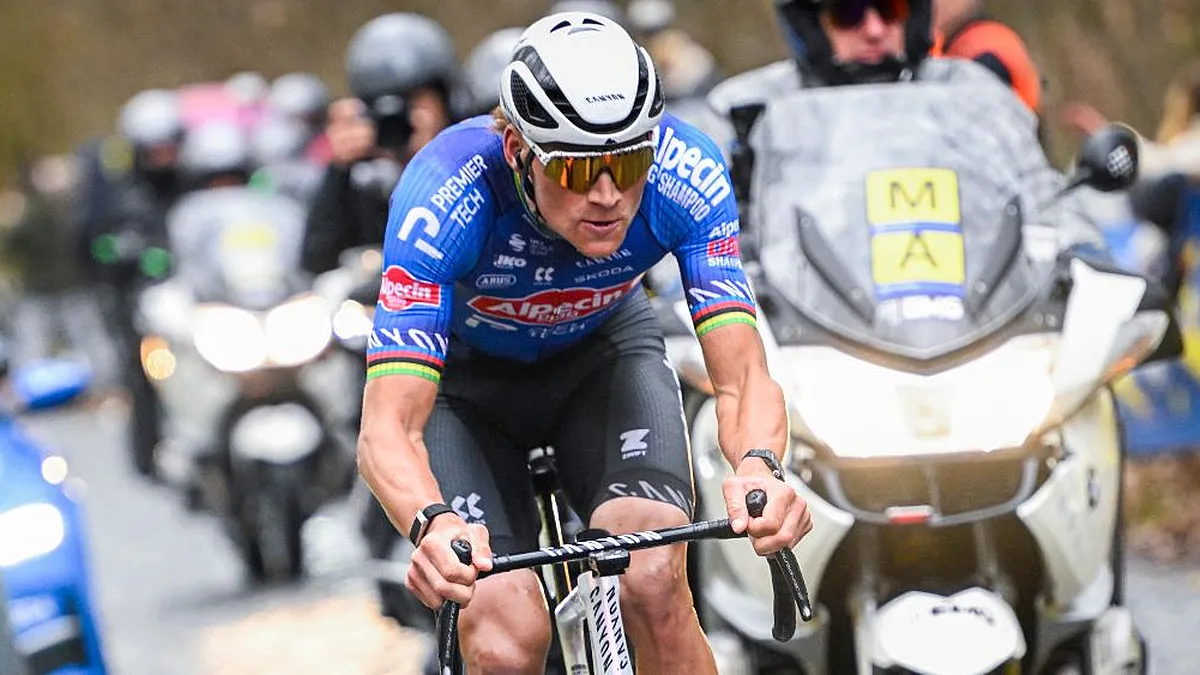Van der Poel als 'schuldige'? Renner breekt tanden bij val