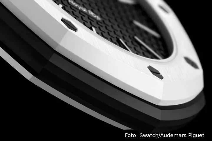 https___hypebeast.com_image_2026_05_12_swatch-audemars-piguet-royal-pop-collaboration-release-info-012