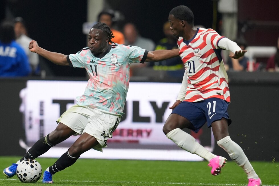 US and Belgian players can't tell jerseys apart from distance