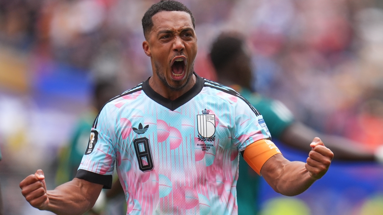 Senegal and Belgium head to extra time at World Cup at 2-2 after Lukaku and Tielemans score late