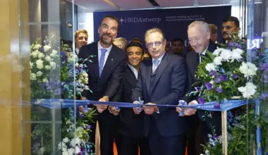 Cutting the ribbon to inaugurate the new, renovated lab at HRD Antwerp image