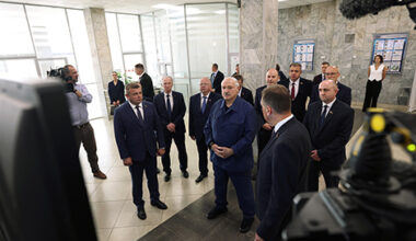Rural trade and BelOMO in focus as Lukashenko goes on working trip to Vileika