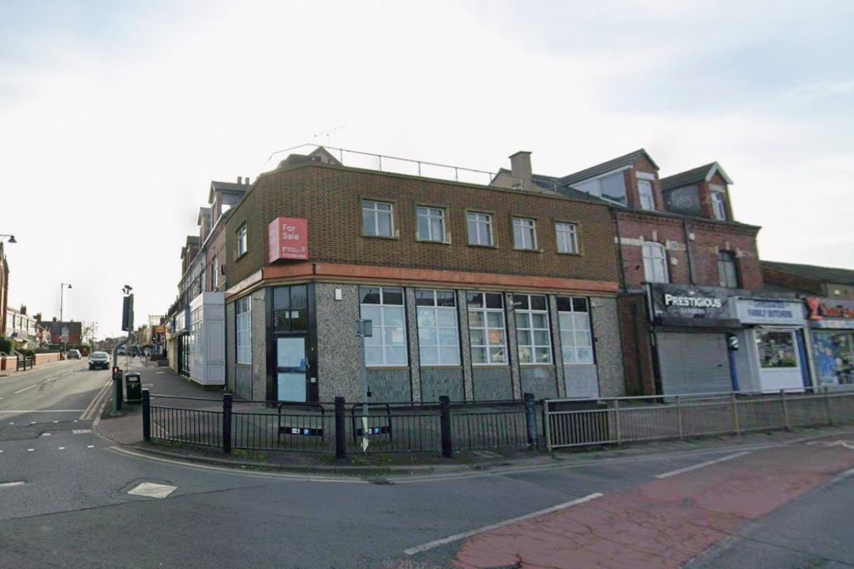 Former West Yorkshire bank set to become bar if plans are agreed to convert building